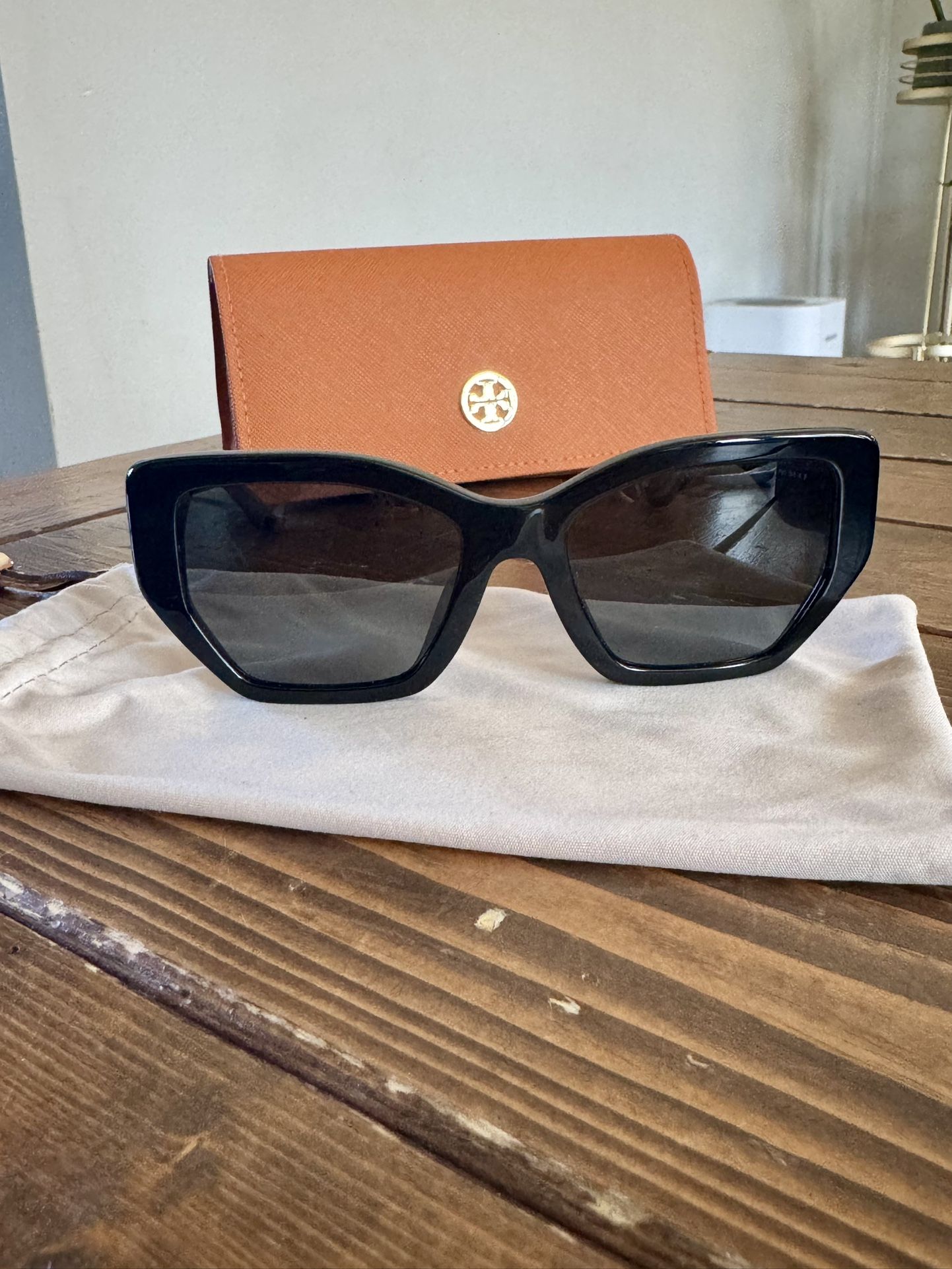 Tory Burch Sunglasses Like New