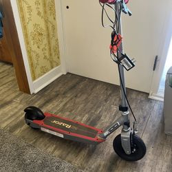 Electric Scooter Kids   Black Label Razor E100
