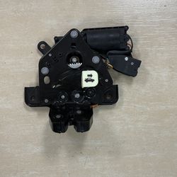 17-23 Tesla Model 3/Y Rear Trunk Lock Latch OEM 1500604-00-B