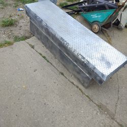 Metal Tool Box Must Pick First Come First Serve