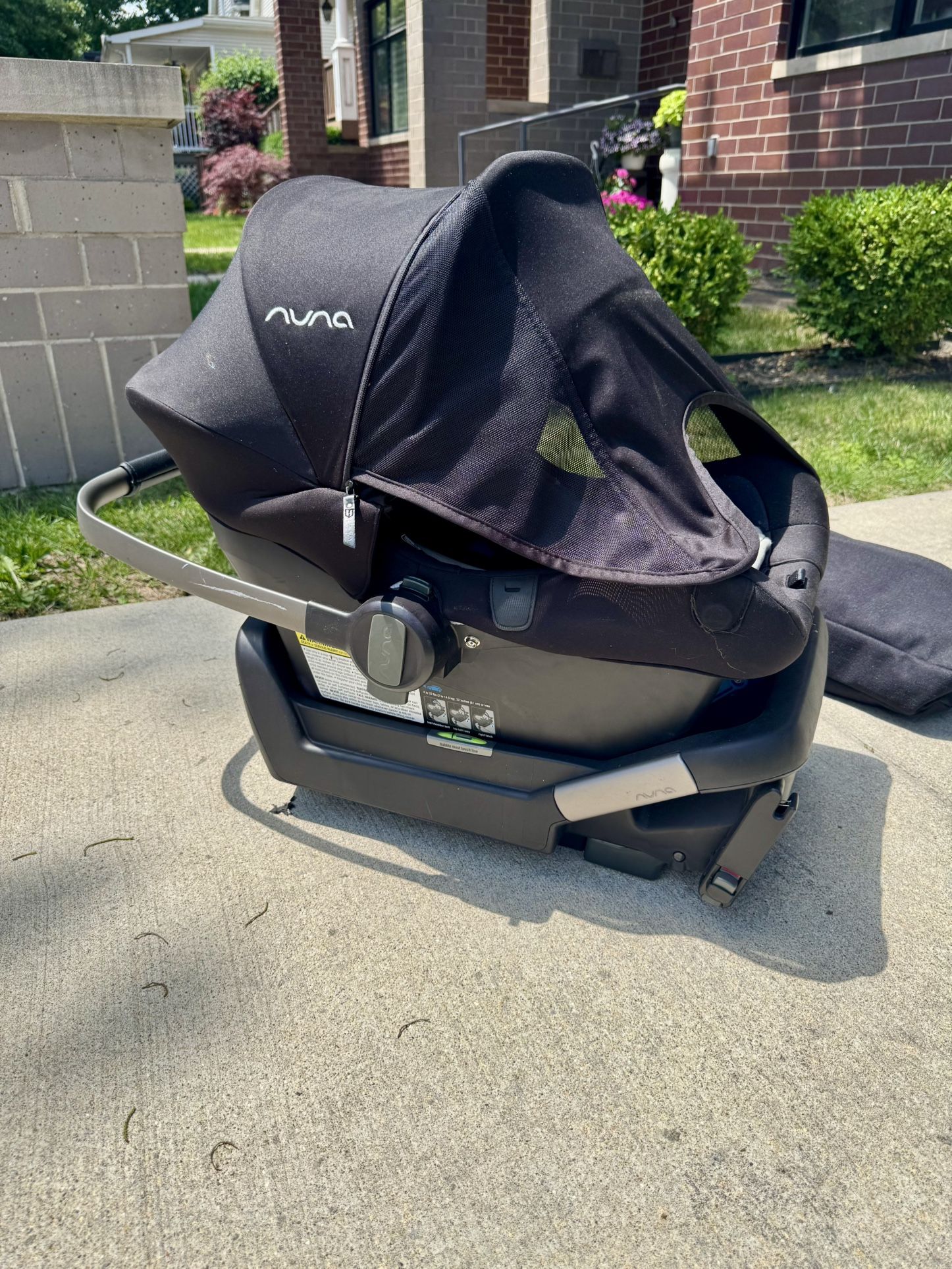 Nuna PIPA Lite LX Infant Car Seat & Base
