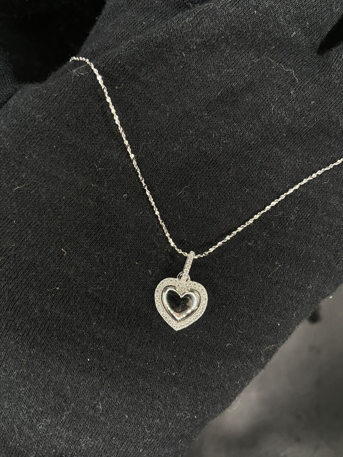 Moissanite 