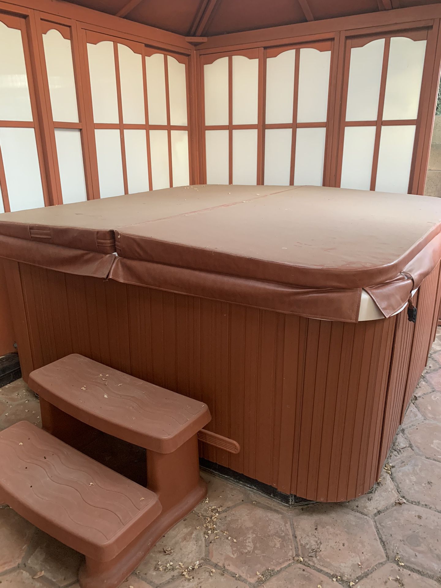 Life Spa Hot Tub