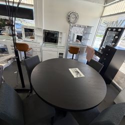 MODERN DINING SET 