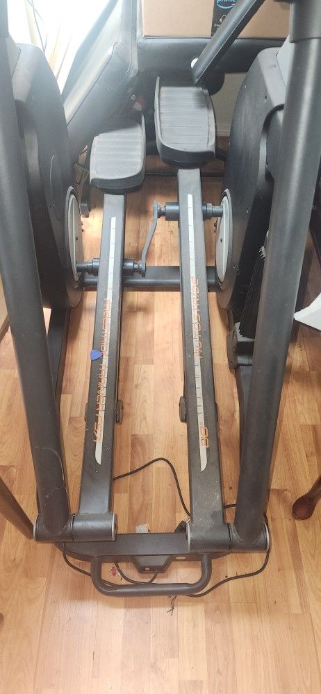Nordic Track Eliptical Almost New