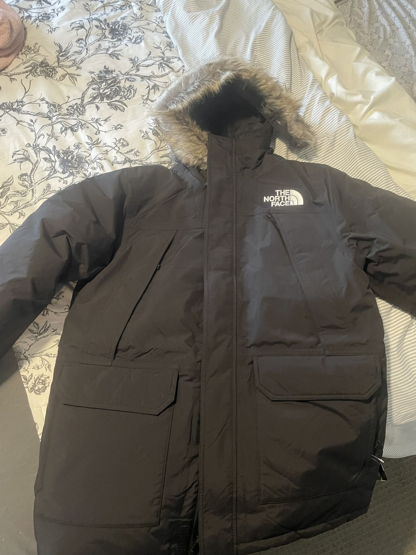 North Face Men’s McMurdo Parka - Medium