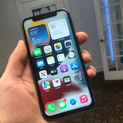 Unlocked iPhone 11 Pro Max Excellent Condition plus charger and Warranty