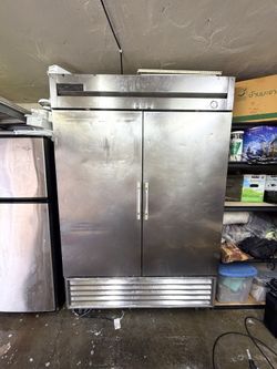 True 2-Door Commercial Reach-In Refrigerator — stainless, MOVING SALE