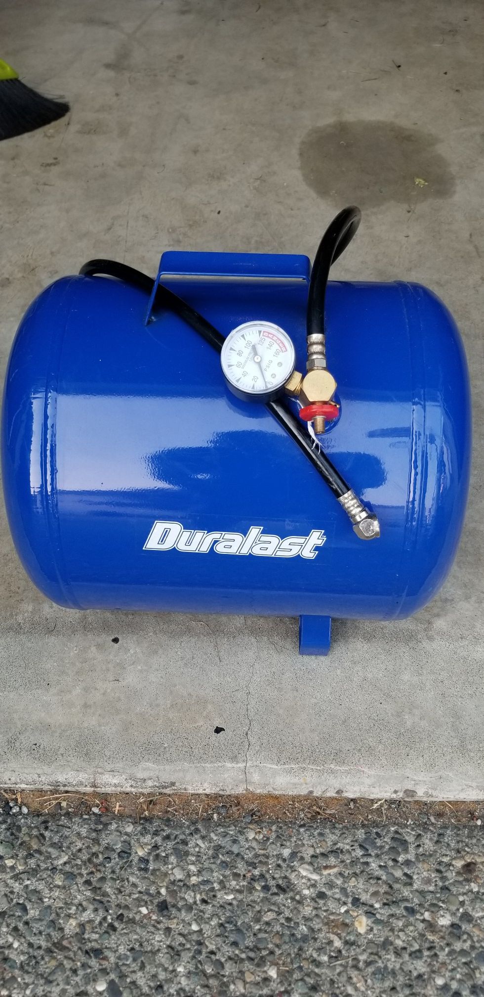 Duralast air Tank 7 Gal.,LIKE NEW