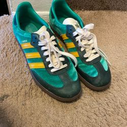 Women’s Size 8 Adidas