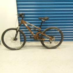 BICYCLE GIANT 27 SPEED BRAND NEW 