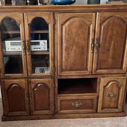 Entertainment center