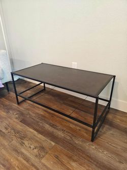 Coffee Table (pet & smoke free home)