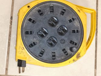 Multi-plug Cord Reel, 4 Outlets, Circuit Breaker, Alert, 6000-25G