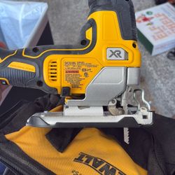 DeWalt Var Speed Jig Saw 20V DCS335 (missing battery)