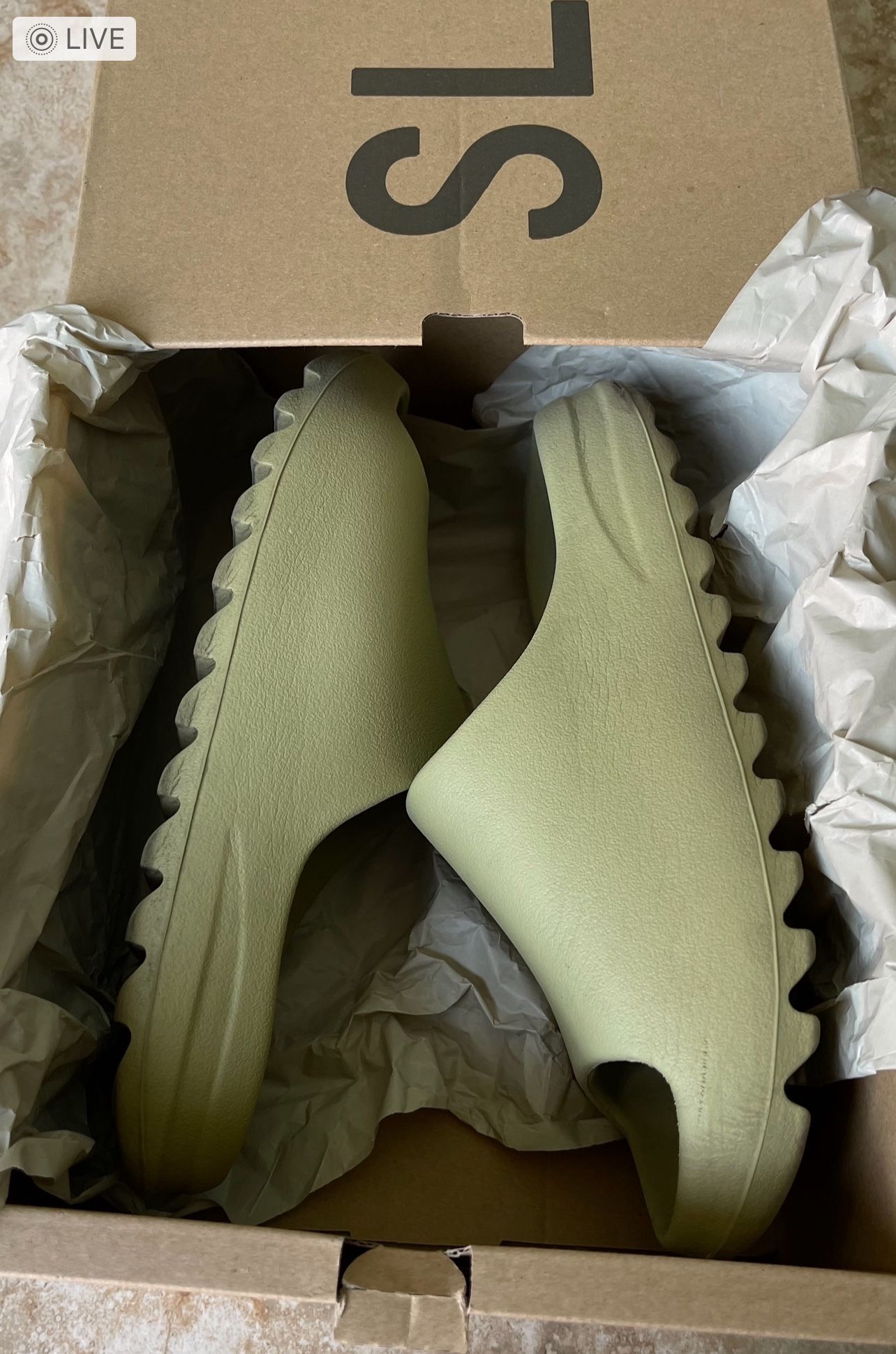 YZY Side size 12 9/10 NO TRADES