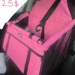 Small pink pet car seat super cute and girly pick up downtown LA Little Tokyo area $25 cash or Zelle