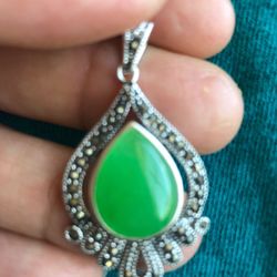 925 sterling silver Jade and marcasite pendant with matching necklace 18’