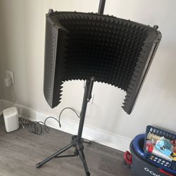 Microphone Stand With Isolation Shield