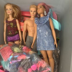 Box Of 3 Dolls, Accessories And Little Homies 