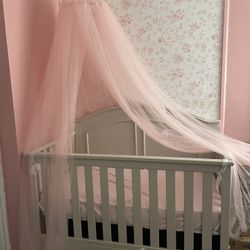 Baby Crib w/ Mattress And Net