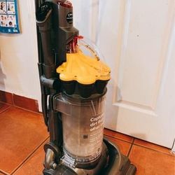 Dyson DC 33 Multi-floor Upright Bagless Vacuum 