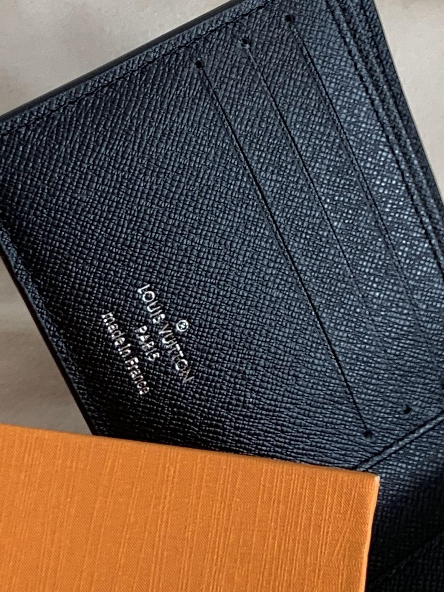Men's Louis Vuitton Wallet for Sale in Queens, NY - OfferUp