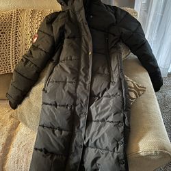 Canada weather gear woman’s down jacket