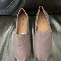 Toms Shoes