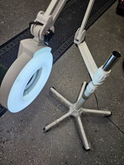 Magnifying Lamp