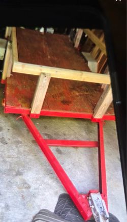 Trailer.    Tilts to load