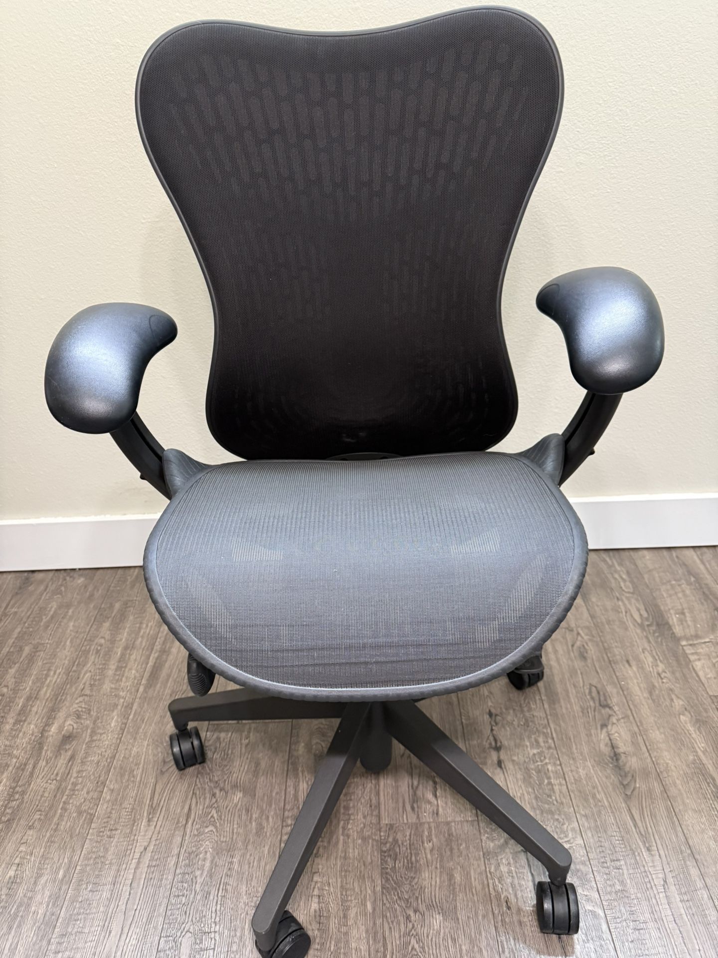 Herman Miller Mira 2