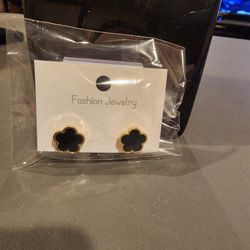 Black Fower Earings