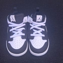Toddler Air Jordan 1 Mid Shoes