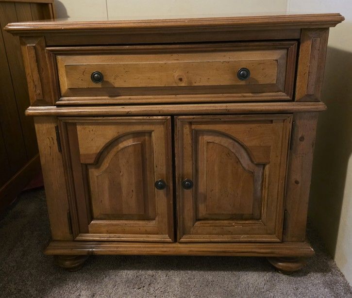 Cabinet - Nightstand