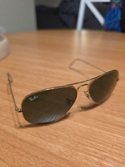 RAY BAN AVIATORS  - BRAND NEW - NEVER WORN