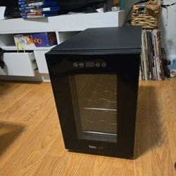 Ion Chill Wine Cooler / Mini Fridge