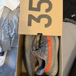 Size 11 Yeezy  “reflective  Belugas” Read Description 