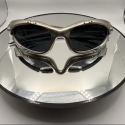 Oakley Plate Silver Wrap Polarized Sunglasses – Y2K Futuristic Sport Frame