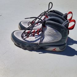 Nike Air Jordan 9 Retro Fire Red Youth Size 5.5