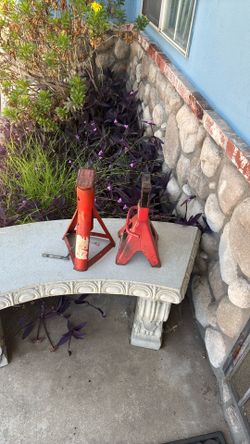 (2) Jackstands
