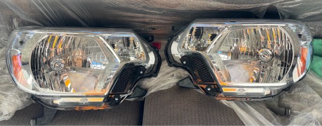 Head lights Tacoma 2012-2015