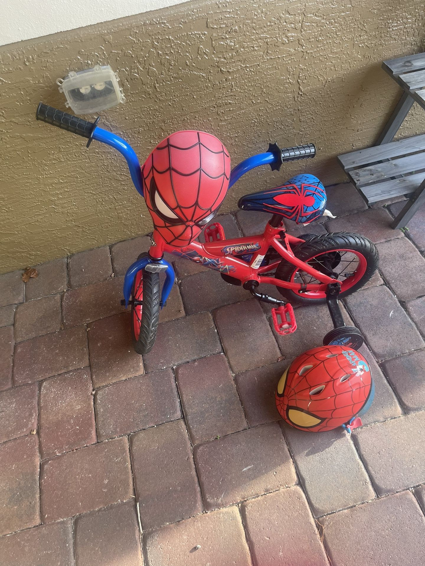 spider-man bike with helmet 