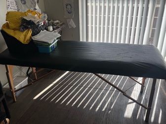 Massage bed / massage table / tattoo bed