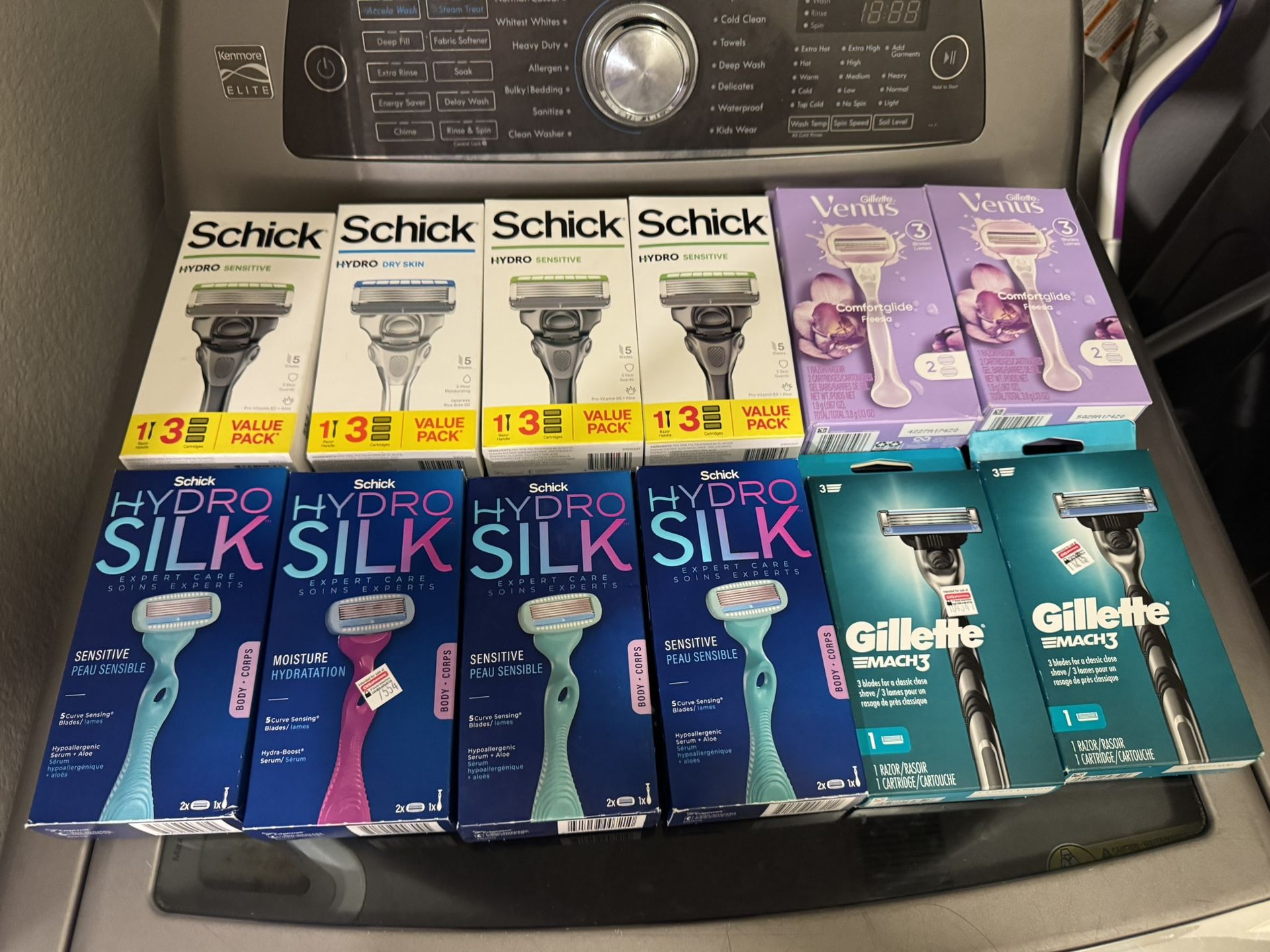 Brand New Shavers Men’s And Women’s $5 Each (Cash Only)(price Is Firm)