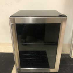 Vissani Wine & Beverage Refrigerator 