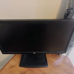 19 Inch Computer Monitor Works Great Has Power Cable Ho 19 Inch
