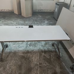 Flip-top Nesting Training Tables