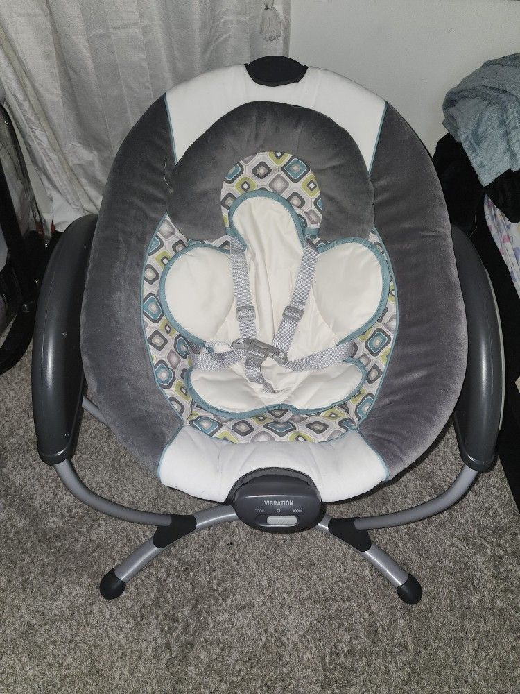 Graco Baby Rocker w/music