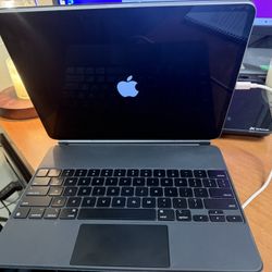 iPad Pro 12.9” 6th Gen + Magic Keyboard Bundle